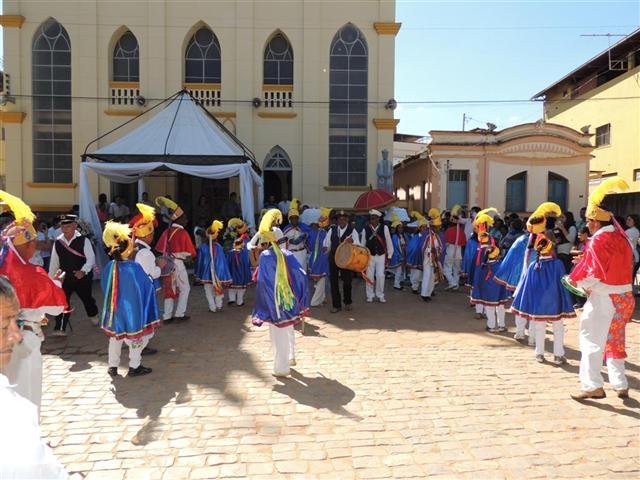 Homenagens e inauguração da escultura do Padre Antônio Ribeiro Pinto